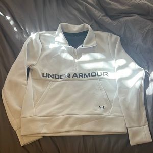 I’m selling a half zip Under Armour sweatshirt that is a size medium.